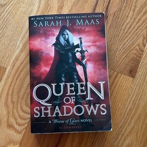Queen of shadows oop cover